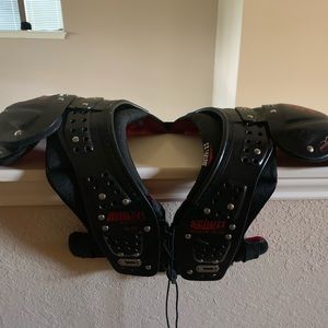 Youth medium shoulder pads